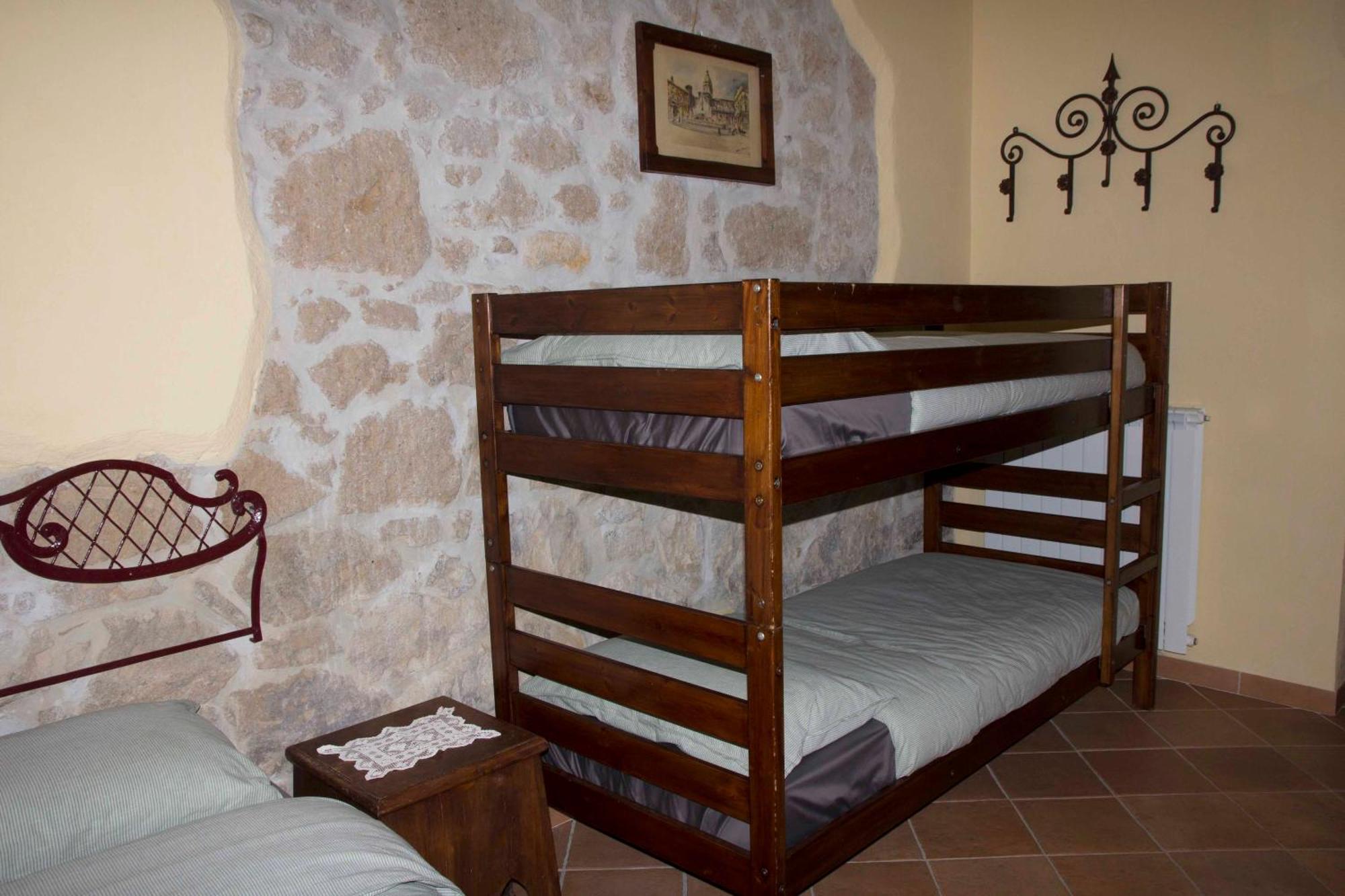 Casale San Pietro Bed & Breakfast Otricoli Exterior photo